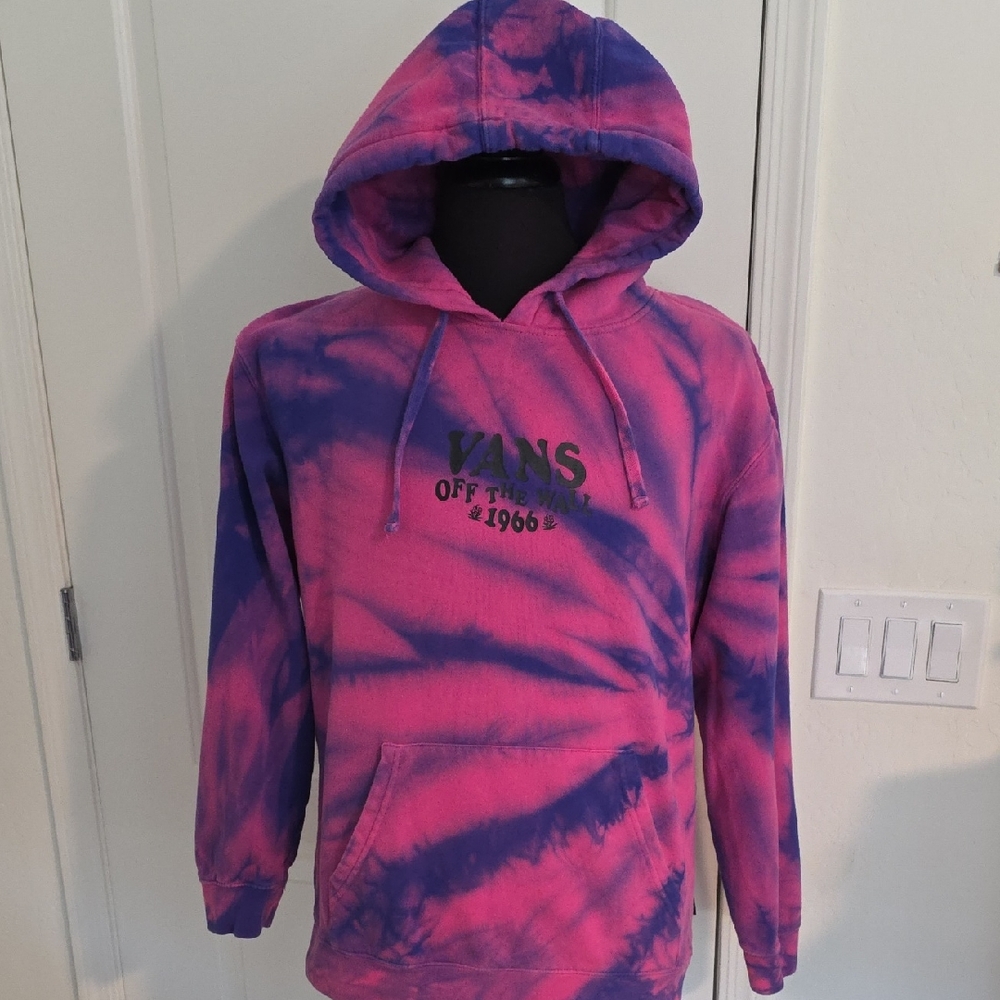 Vans Vibrant Tie-Dye Hoodie in Pink and Purple